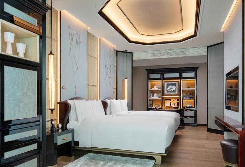 اتاق لوکس با چشم‌انداز دریاچه, The Ritzcarlton, Nanjing