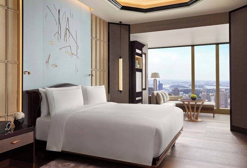 اتاق باشگاه با دید به دریاچه, The Ritzcarlton, Nanjing