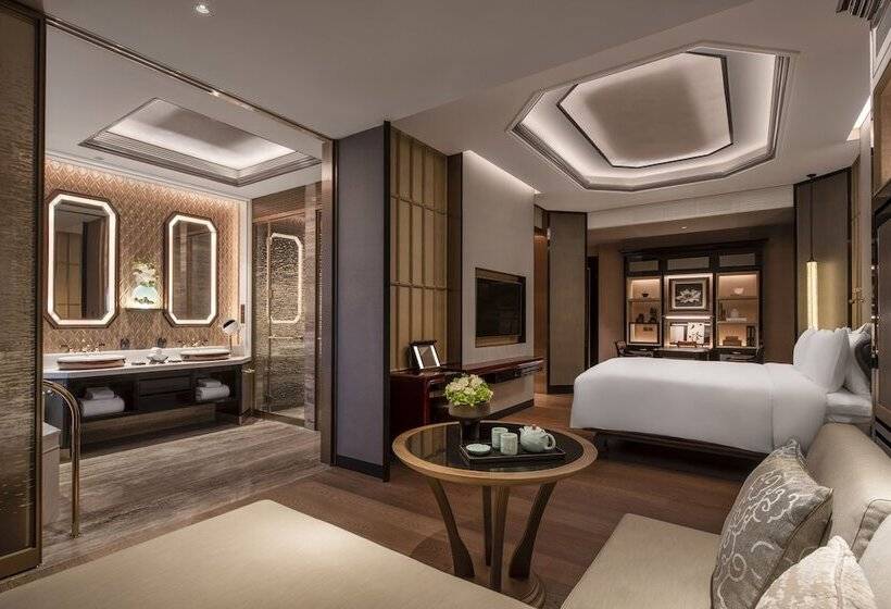 اتاق باشگاه با دید به دریاچه, The Ritzcarlton, Nanjing