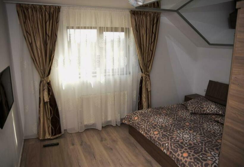 اتاق استاندارد, New House