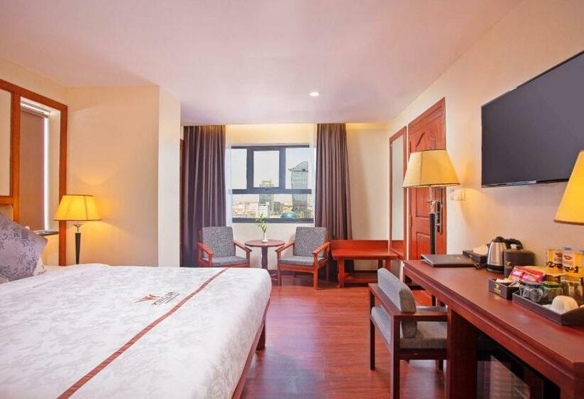 اتاق لوکس با تخت بزرگ, Poulo Wai Hotel & Apartment