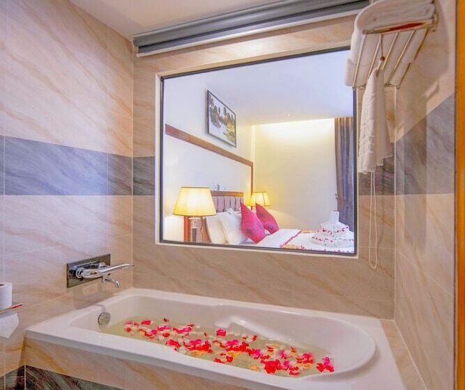 استودیو اجرایی, Poulo Wai Hotel & Apartment