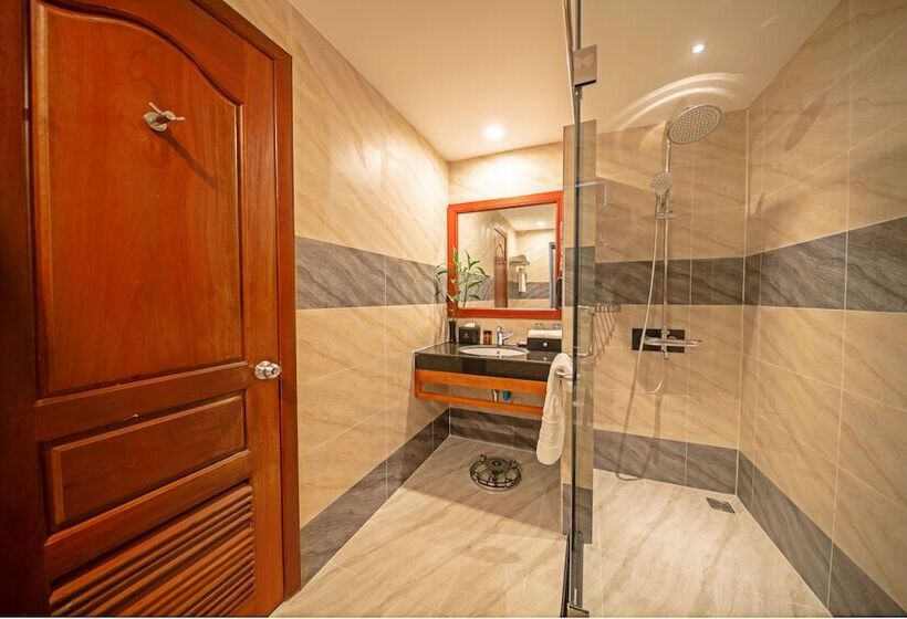 سوییت اجرایی, Poulo Wai Hotel & Apartment