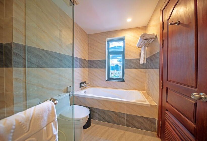 سوییت خانوادگی, Poulo Wai Hotel & Apartment