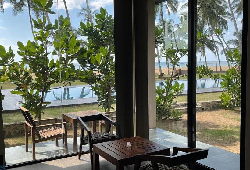 اتاق استاندارد با چشم‌انداز استخر, Soluna Beach Resort
