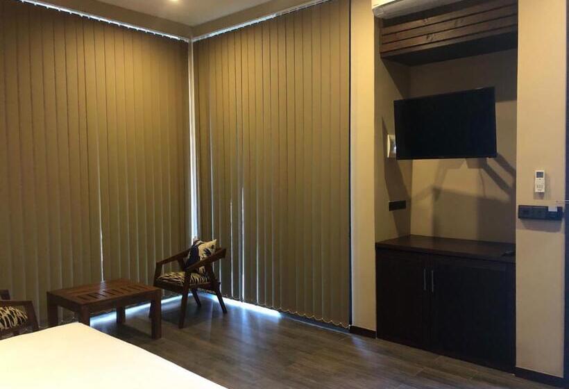 اتاق استاندارد با چشم‌انداز استخر, Soluna Beach Resort