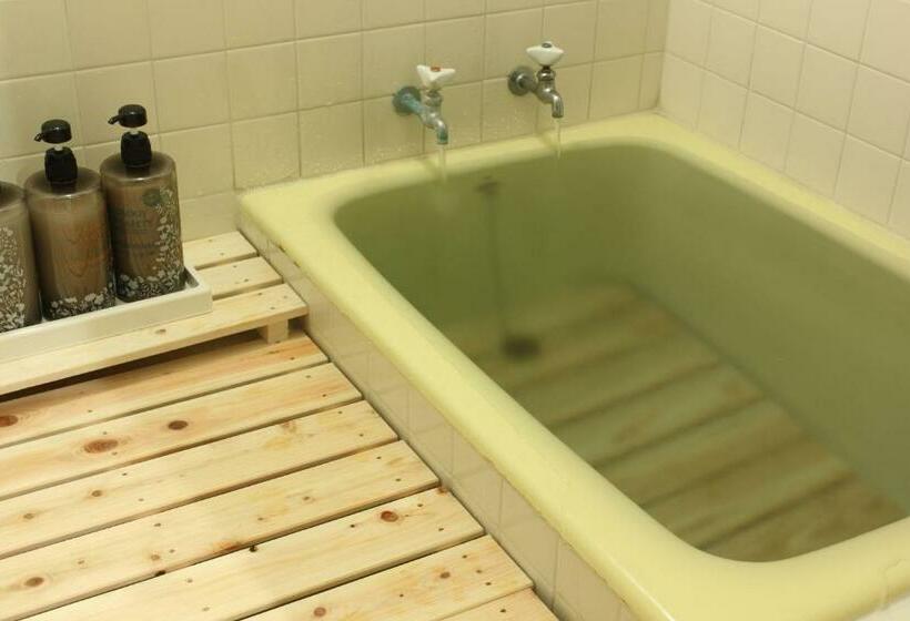 اتاق استاندارد با چشم‌انداز باغ, Takamiya Ryokan Sagiya Sansorai