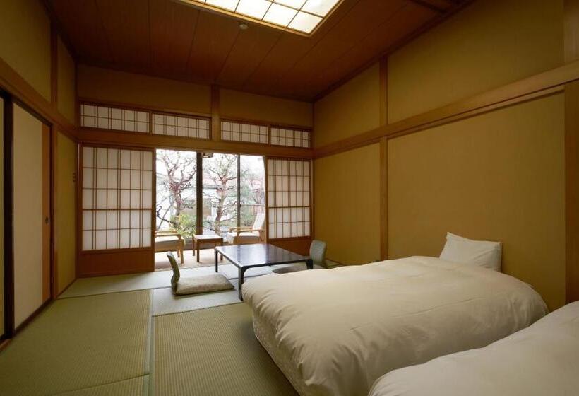 اتاق سوپریور با چشم‌انداز باغ, Takamiya Ryokan Sagiya Sansorai