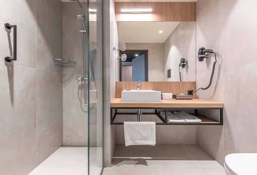 اتاق سوپریور با چشم‌انداز, Park Inn By Radisson Vilnius Airport Hotel & Conference Centre