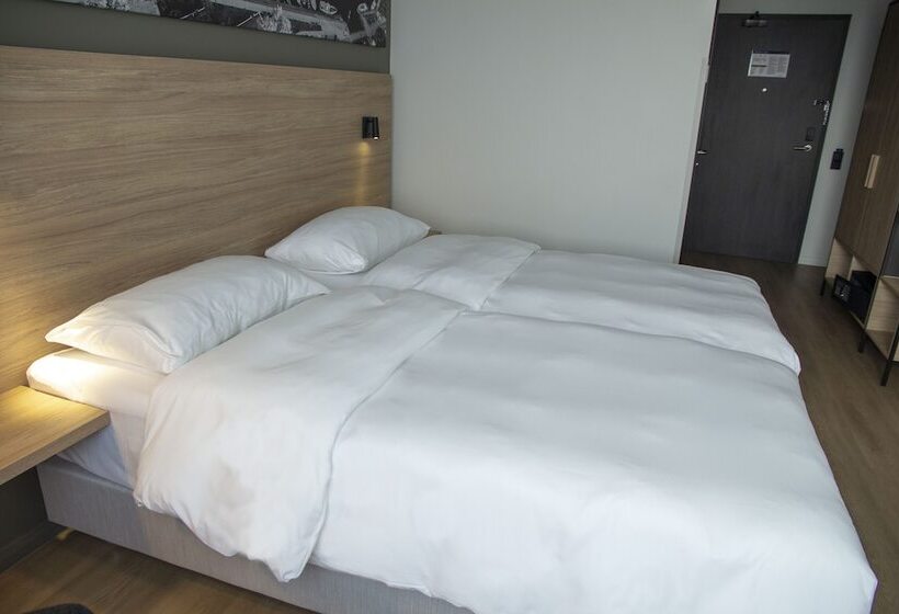 اتاق سوپریور با چشم‌انداز, Park Inn By Radisson Vilnius Airport Hotel & Conference Centre