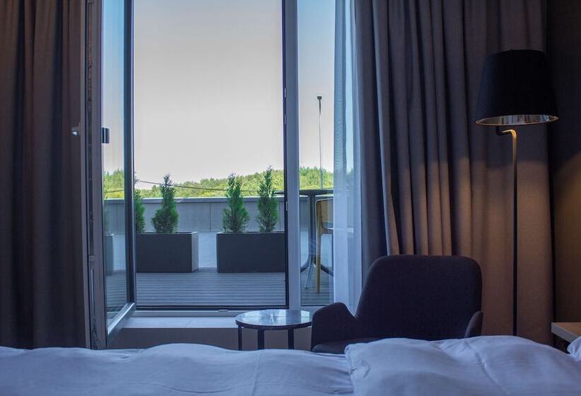 اتاق سوپریور با چشم‌انداز, Park Inn By Radisson Vilnius Airport Hotel & Conference Centre