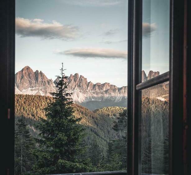 سوییت, Forestis Dolomites
