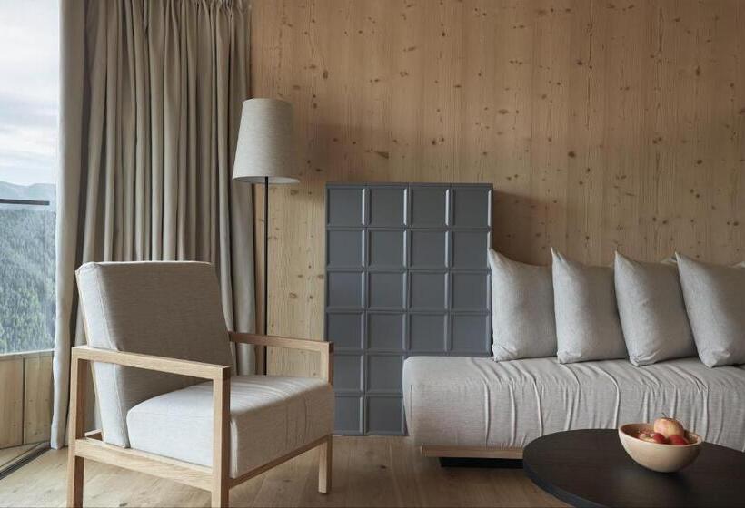 سوییت لوکس, Forestis Dolomites
