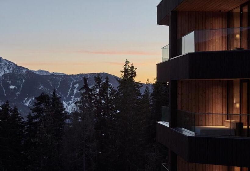 سوییت لوکس, Forestis Dolomites