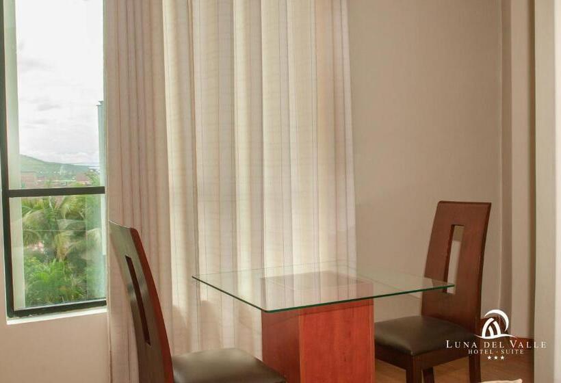 سوییت جونیور, Suite Luna Del Valle
