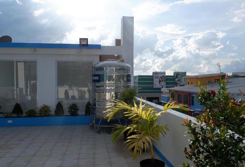 سوییت جونیور, Rosetta Guest House