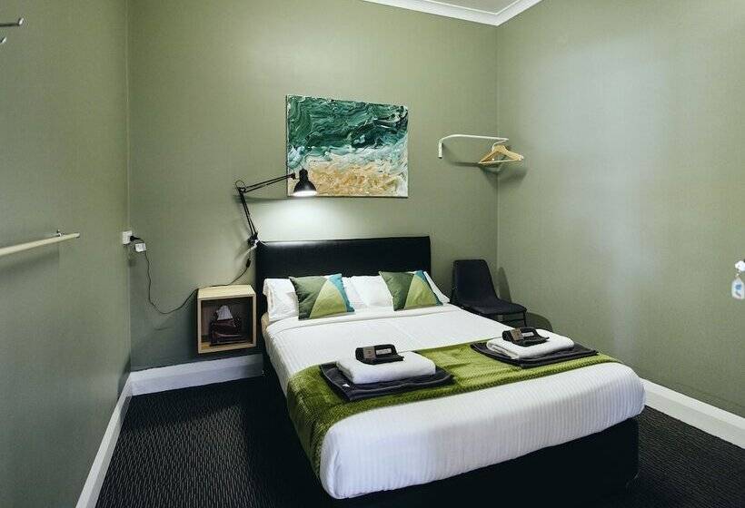اتاق استاندارد با سرویس بهداشتی مشترک, Black Diamond Lodge