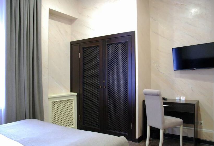 اتاق اکونومی, Diamond Lugovaya