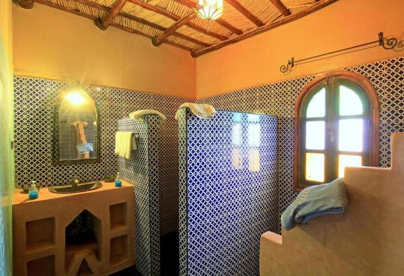 اتاق استاندارد سه نفره, Dar Tafouyte