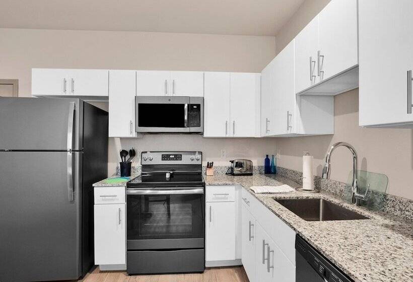 سوئیت 2 خوابه, Waterwalk Extended Stay By Wyndham Raleigh   Rtp
