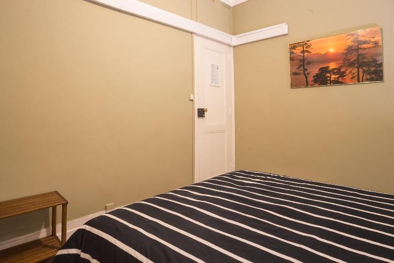 اتاق استاندارد با سرویس بهداشتی مشترک, Hostel Seven Hills