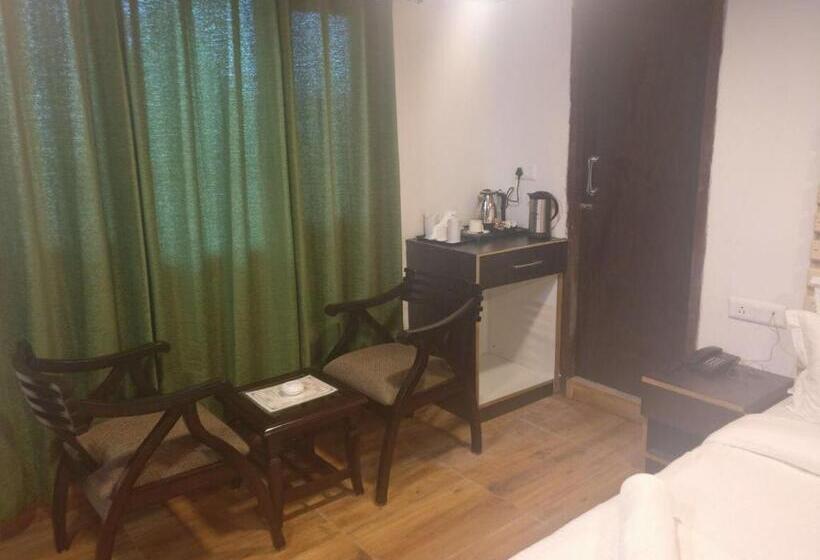 اتاق استاندارد, Nainital Adventure Park & Resort