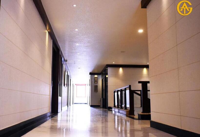 اتاق اجرایی, Lavanya Inn