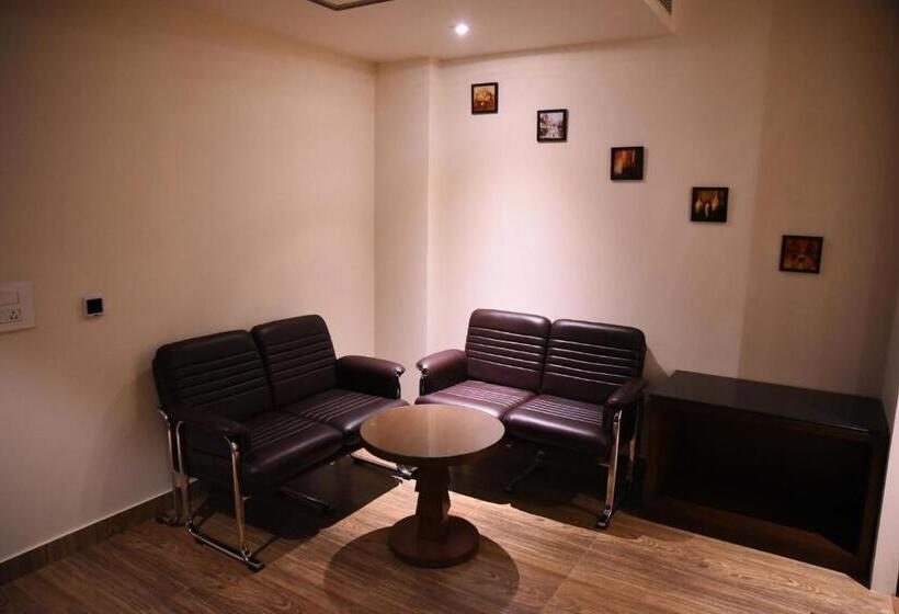 سوییت, Lavanya Inn