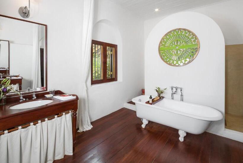 اتاق لوکس, The Kandy House