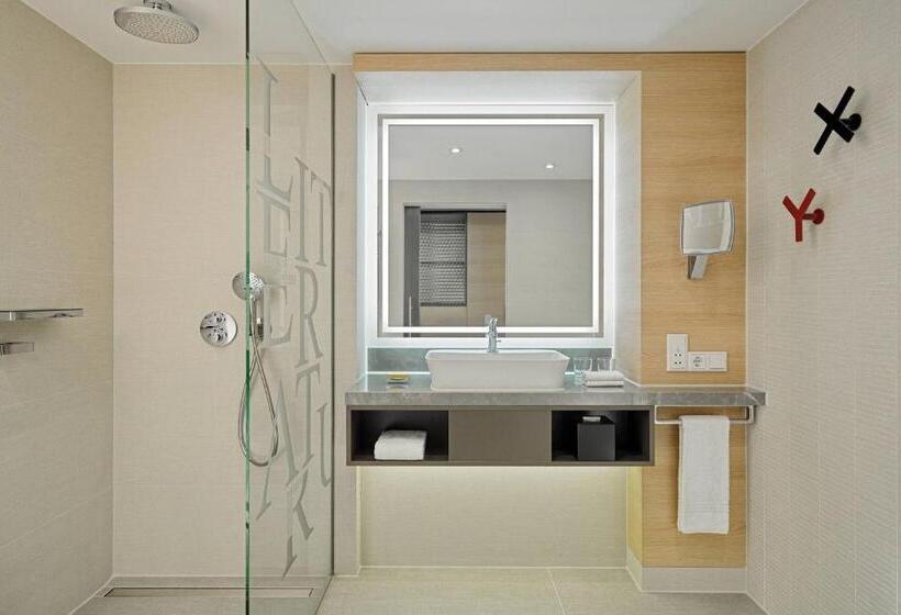 اتاق اجرایی با تخت بزرگ, Frankfurt Airport Marriott