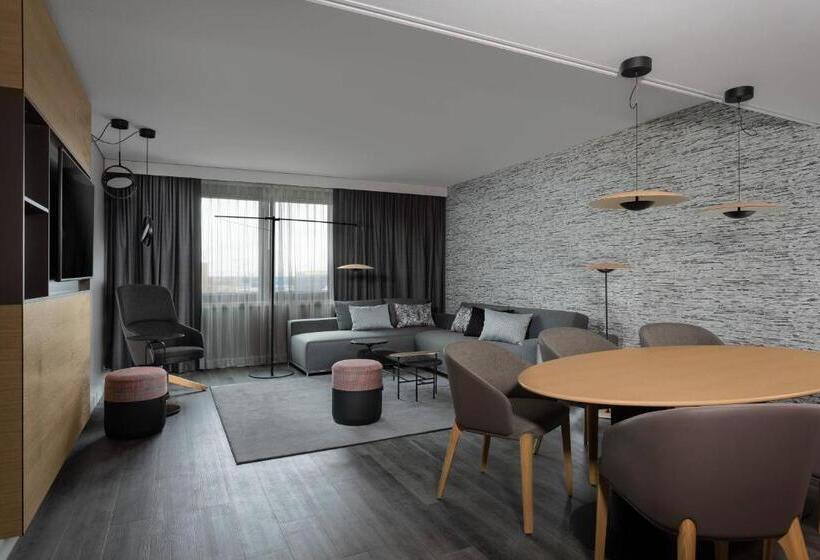 Premium Suite, Frankfurt Airport Marriott