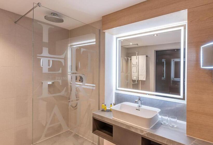 اتاق لوکس با تخت بزرگ, Frankfurt Airport Marriott
