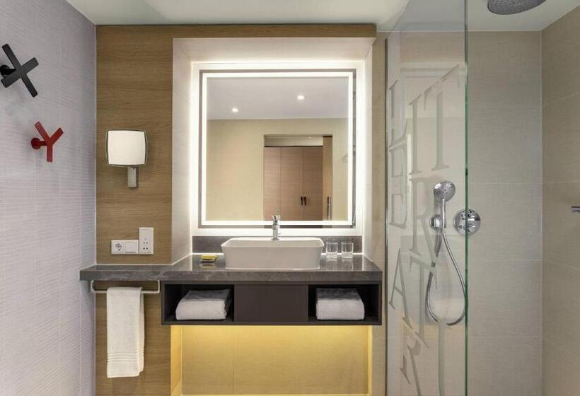 سوئیت کلاب, Frankfurt Airport Marriott