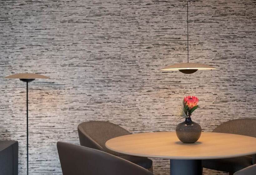 سوئیت کلاب, Frankfurt Airport Marriott
