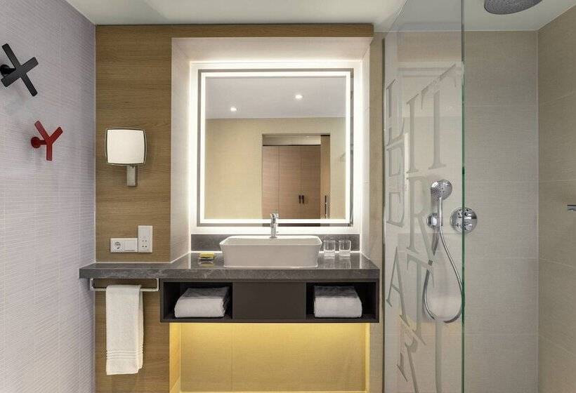 سوئیت کلاب, Frankfurt Airport Marriott