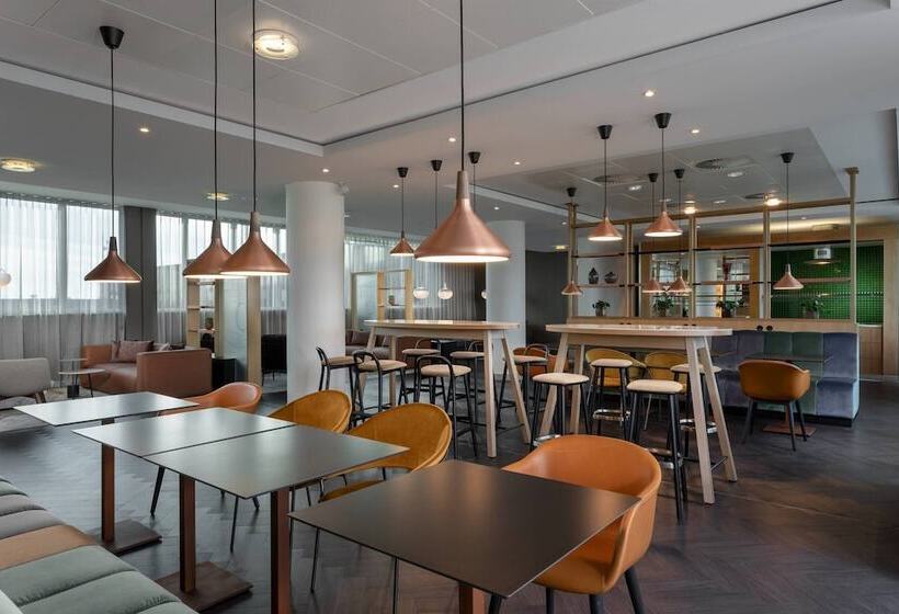 سوئیت کلاب, Frankfurt Airport Marriott