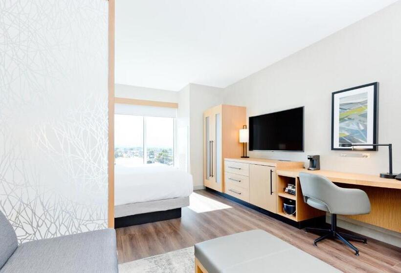 سوئیت برای معلولان, Hyatt Place Kelowna