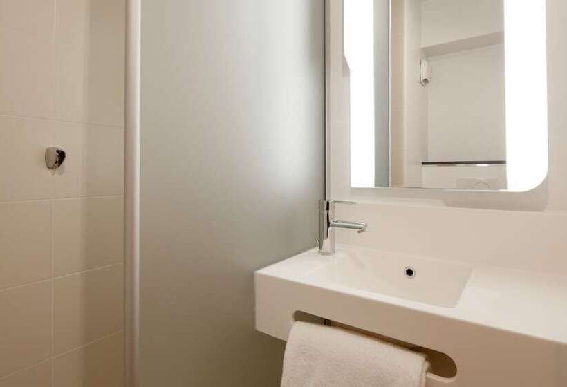 اتاق استاندارد چهار تخته, B&b Hotel Compiègne