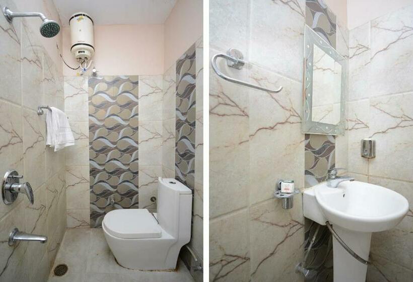 اتاق کلاسیک سه تخته, Oyo 29312  Royal S