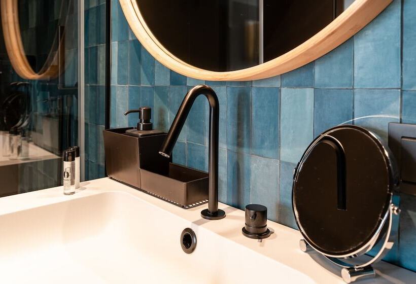 اتاق استاندارد, Welldone Quality  Crystal Pool