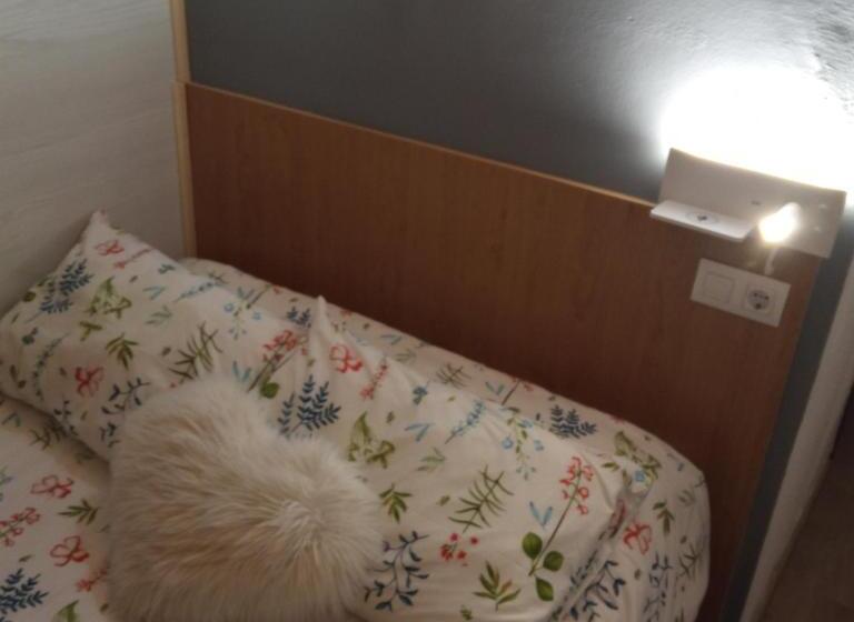 اتاق اکونومی, Hostal Rural Sant Climent