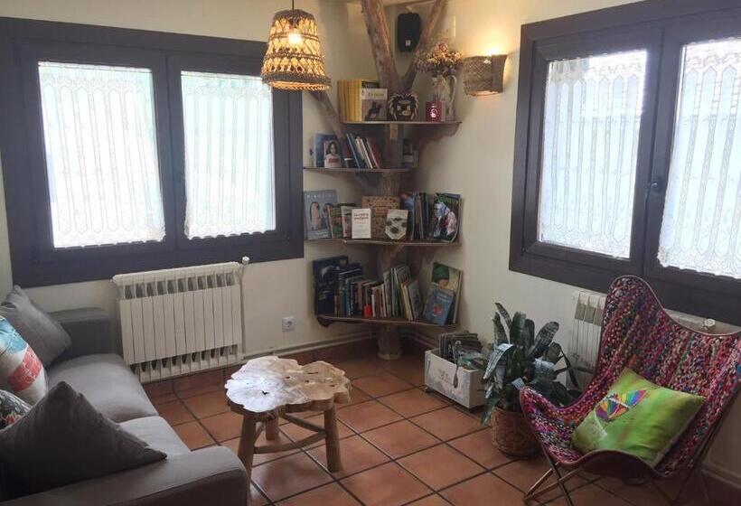اتاق اکونومی, Hostal Rural Sant Climent