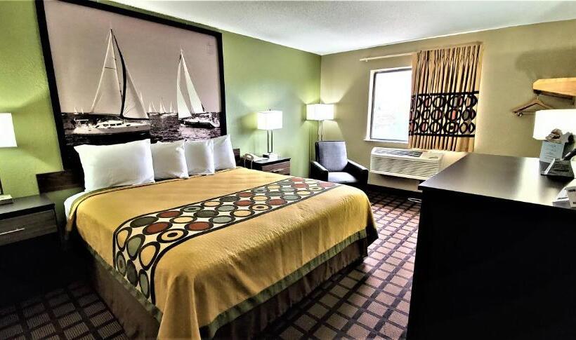 Superior Room King Size Bed, Economy 7 Inn Chesapeake  Portsmouth