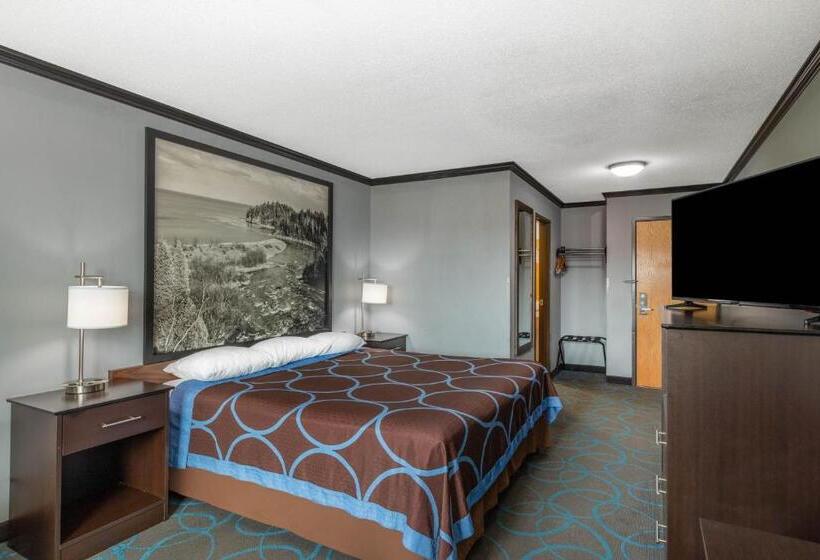 Standard Room King Size Bed, Super 8 By Wyndham Duluth