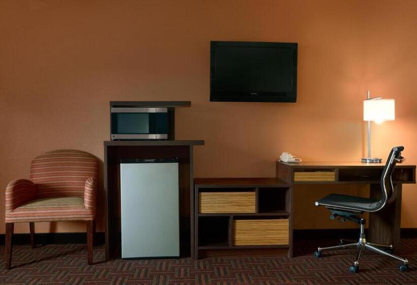 Standard Room Adapted for people with reduced mobility, Super 8 By Wyndham Peoria East