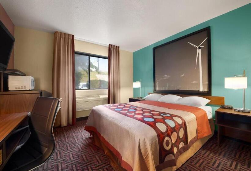 Standard Room Adapted for people with reduced mobility, Super 8 By Wyndham Peoria East