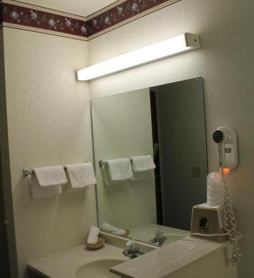 Standard Room, Super 8 By Wyndham San Antonio/fiesta