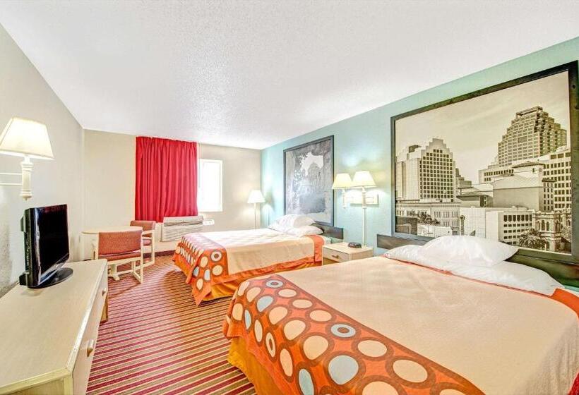 Standard Room, Super 8 By Wyndham San Antonio/fiesta