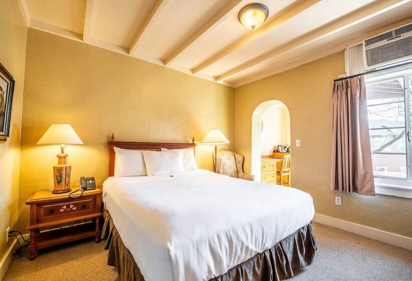 اتاق استاندارد با تخت دو نفره بزرگ, Tanque Verde Guest Ranch