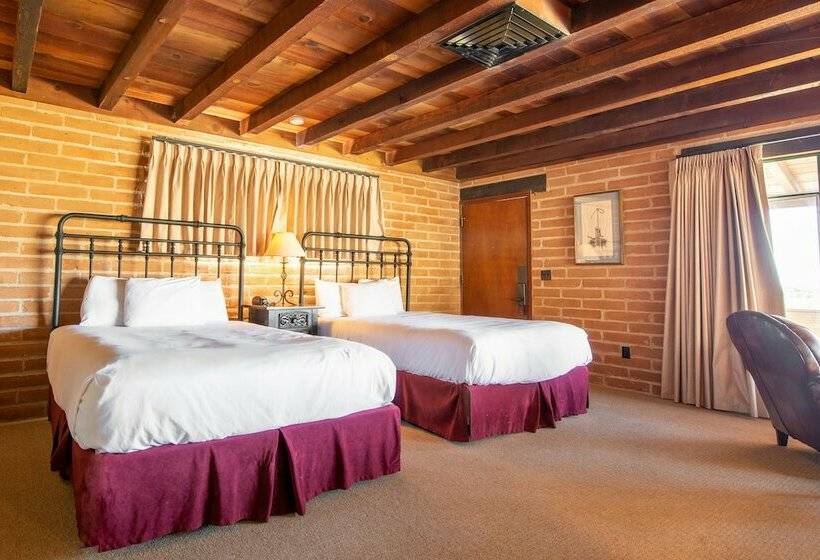 اتاق استاندارد با تخت دو نفره بزرگ, Tanque Verde Guest Ranch
